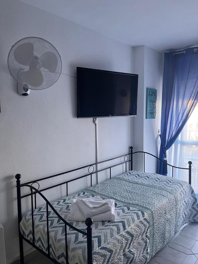 Апартаменти Minerva Holidays Estudio En Бенальмадена Екстер'єр фото